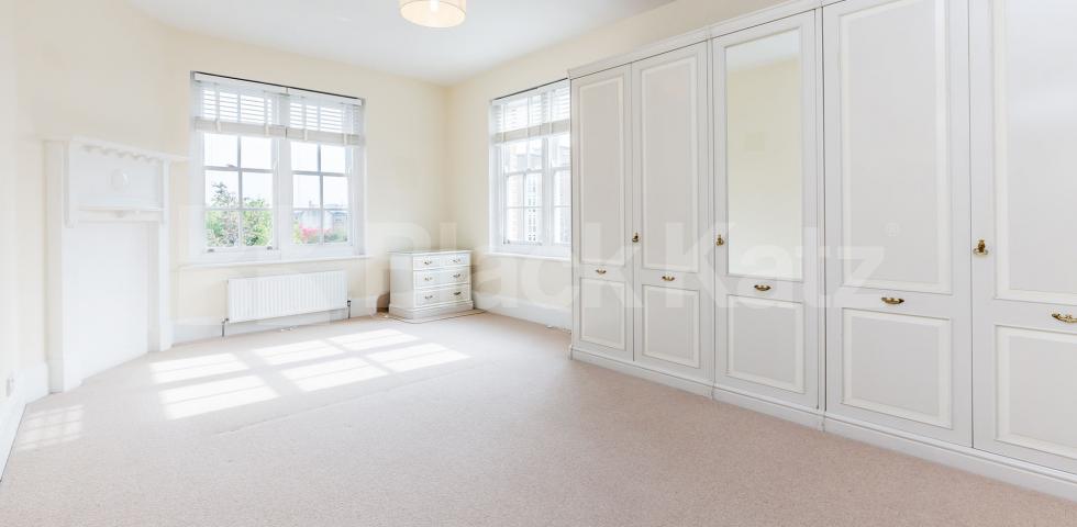 Recently refurbished spacious 2 bed with modern kitchen mins to regents park Northwick Terrace, St Johns Wood / Maida Vale
